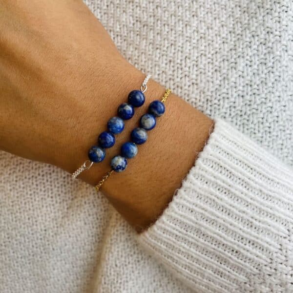 bracelet pentaperle porté double lapis lazuli
