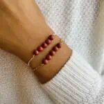 bracelet pentaperle porté jaspe rouge