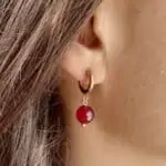 Boucles d'oreilles jade rouge à facette